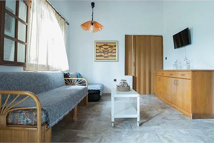 بيت للعطل نيكيتي Villa Nina اليونان